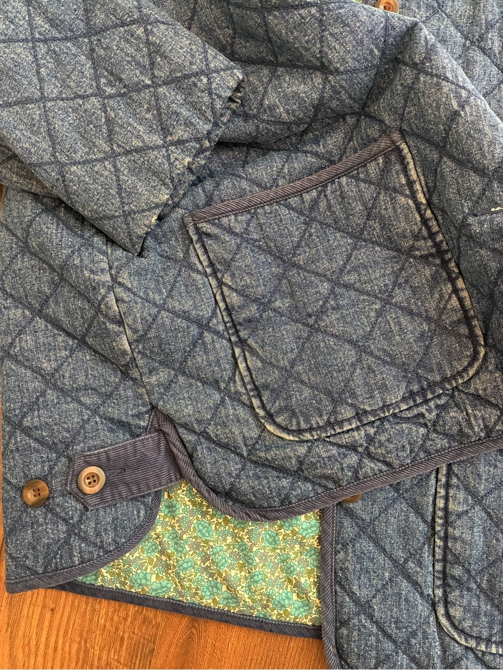 VINTAGE Quilted Denim Blue Women’s Chore Jacket with Corduroy Collar and Details - Picture 4 of 4